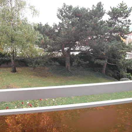 公寓 Aufenthalt Fuer Einige Naechte In By Interhome *
